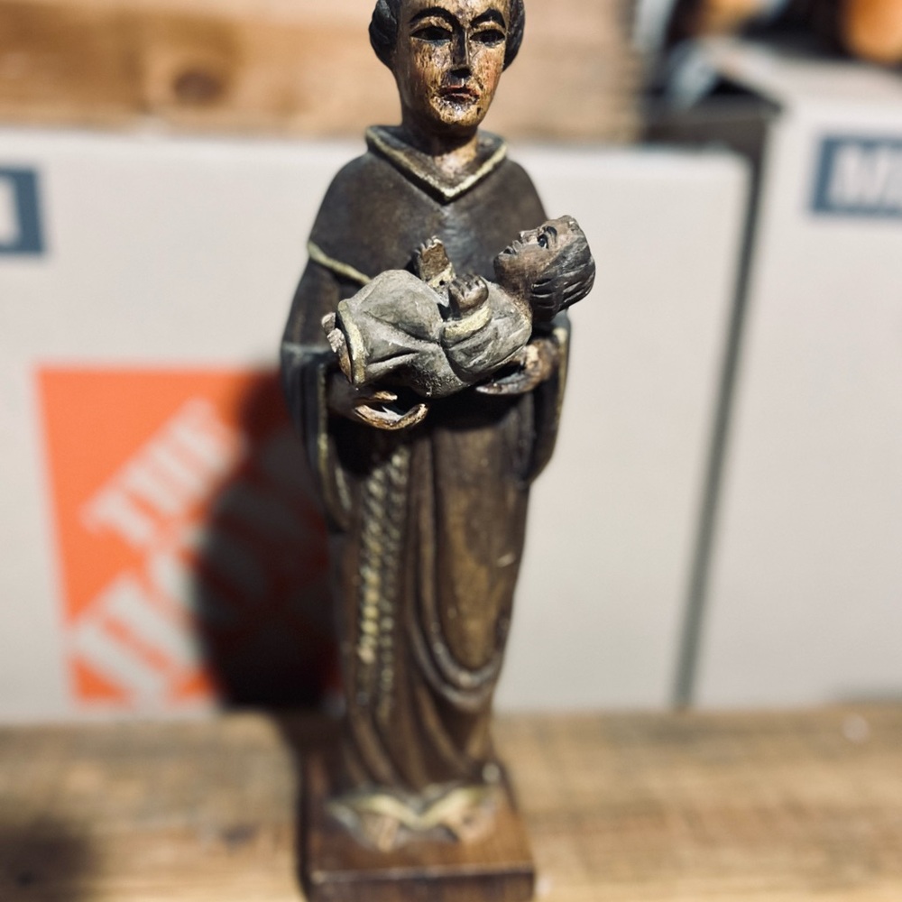 Statue of Saint Anthony of Padua Holding the Child Jesus